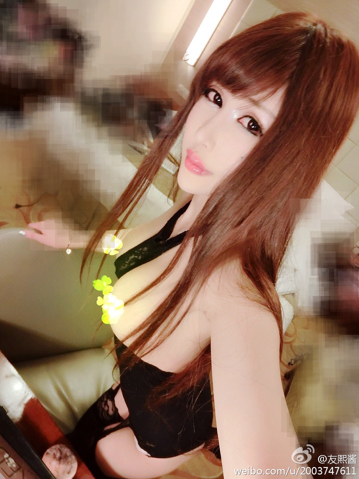 G罩美胸 火爆的辣子 友熙酱 微博自拍破解私密图片 2